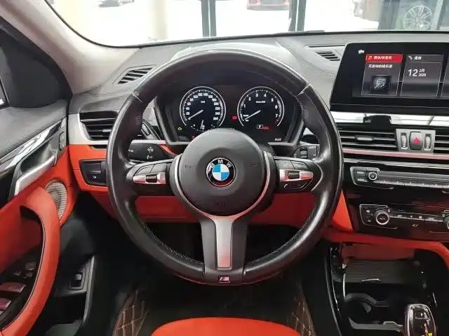 BMW X2 sDrive25 i Leading M Sport Package