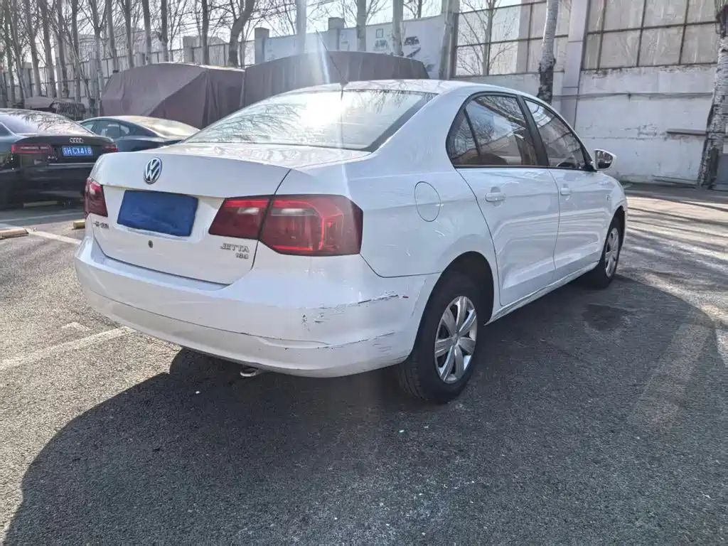 Jetta 1.6 L Manual Fashion