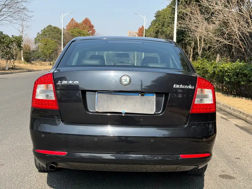 Octavia 1.6 L Auto Yijie