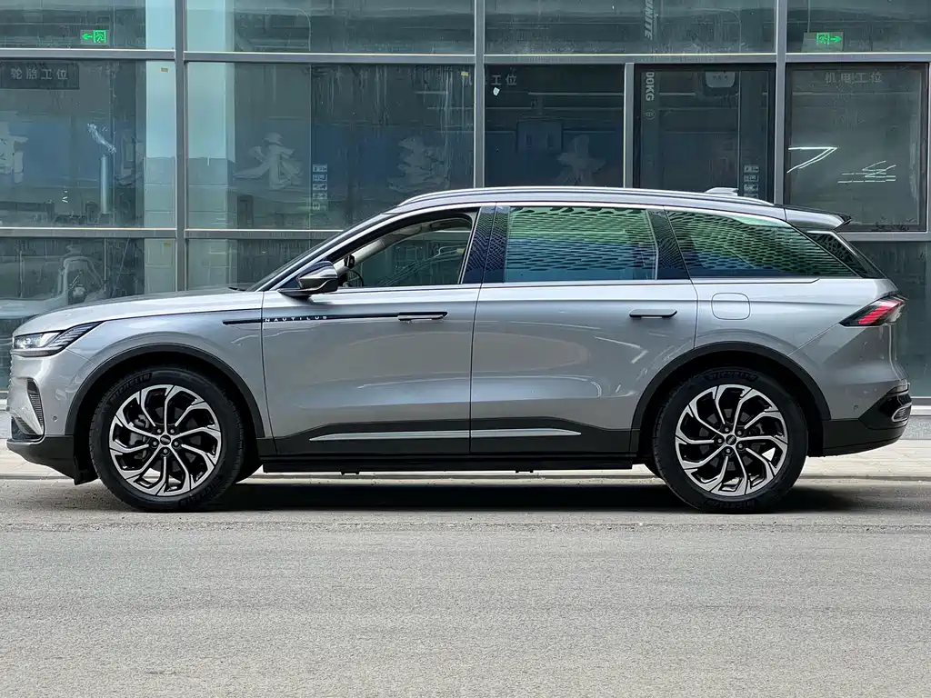 Nautilus 2.0 T 4 WD Supreme Wise