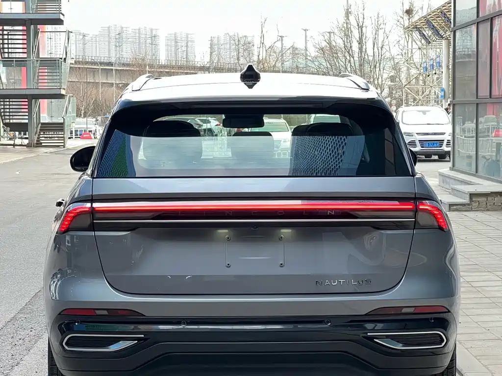 Nautilus 2.0 T 4 WD Supreme Wise