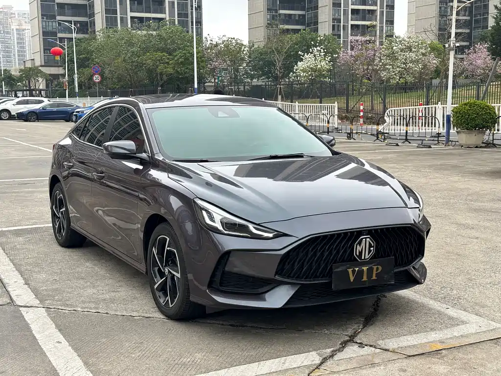 MG5 Facelift 300 TGI DCT Youth Luxury Flagship