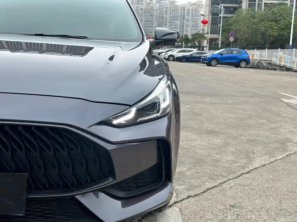MG5 Facelift 300 TGI DCT Youth Luxury Flagship