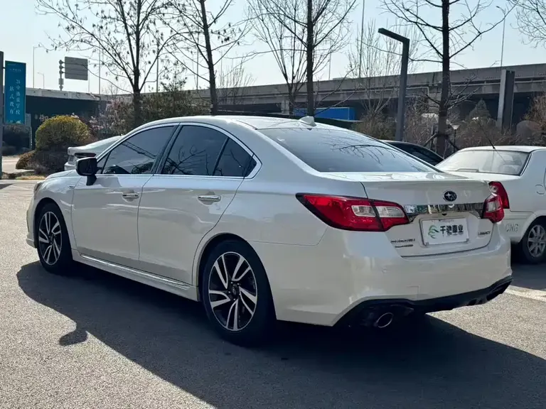 Subaru Legacy 2.5 i Glory Limited EyeSight