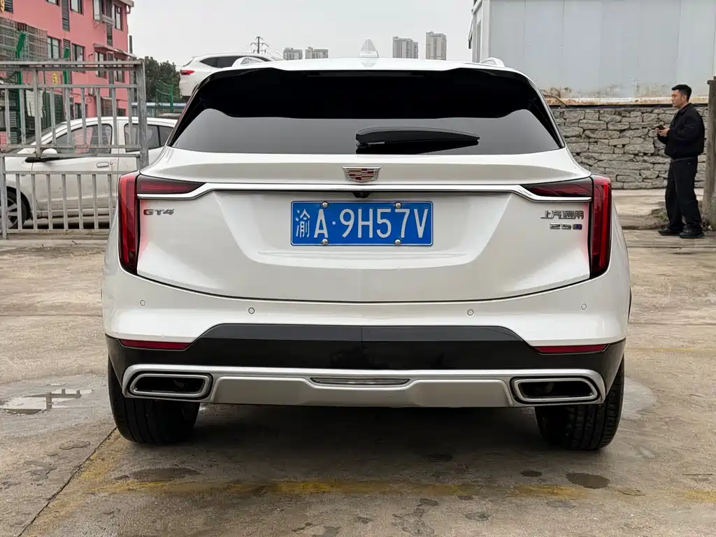 Cadillac GT4 25 T Luxury