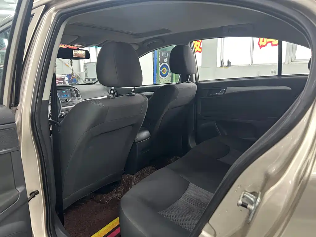 Roewe 350 1.5 L Auto Premium