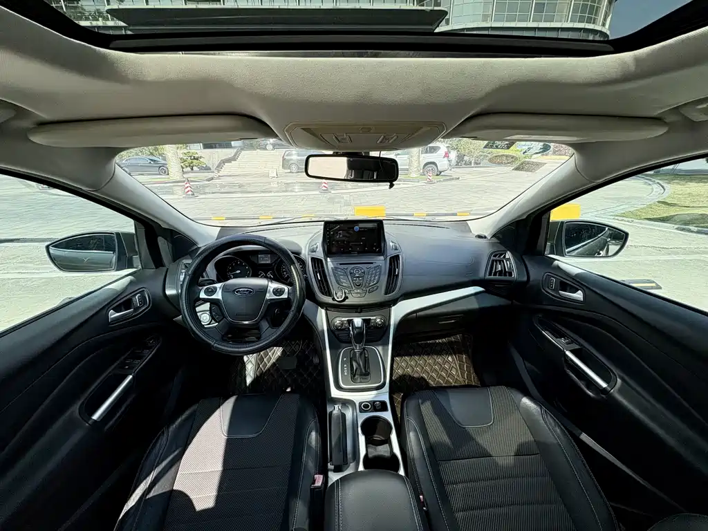 Kuga 1.6 L GTDi 2 WD Style
