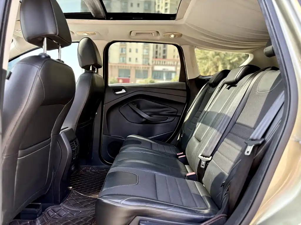Kuga 1.6 L GTDi 2 WD Style