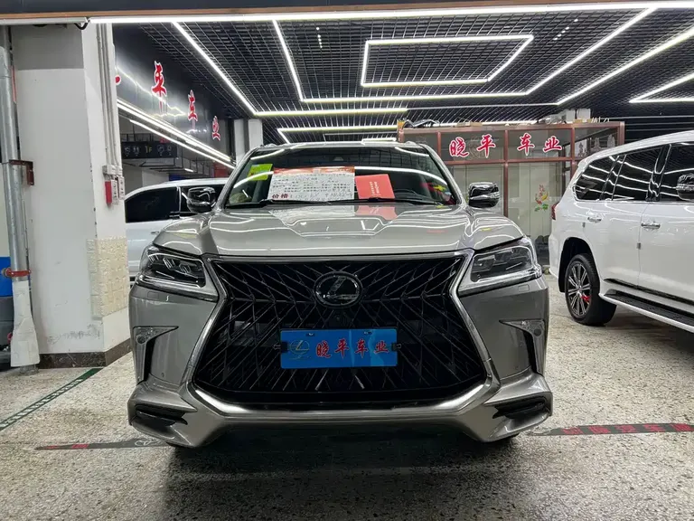 Lexus LX 570 Peak Special Edition