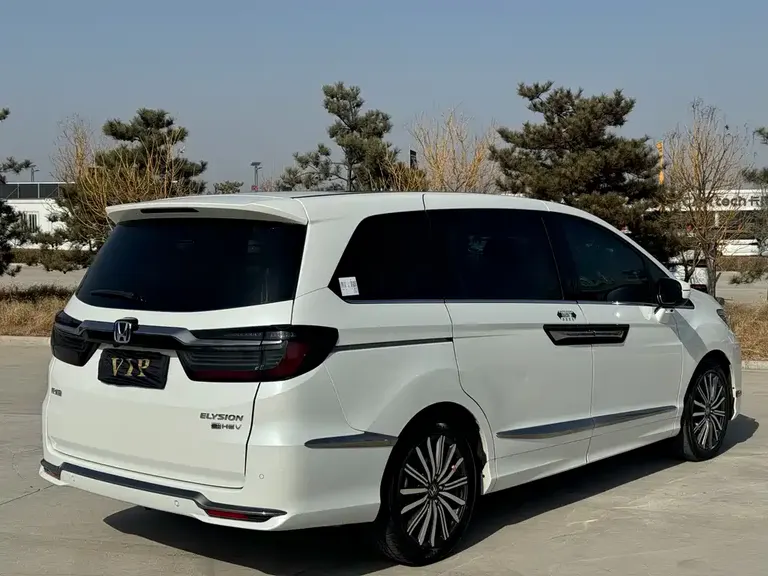 Honda Elysion 2.0 L e:HEV Supreme