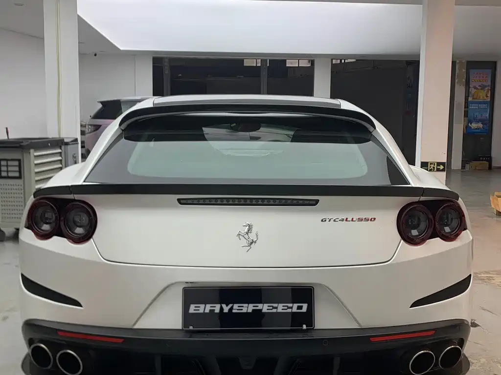 GTC4 Lusso 6.3 L V12