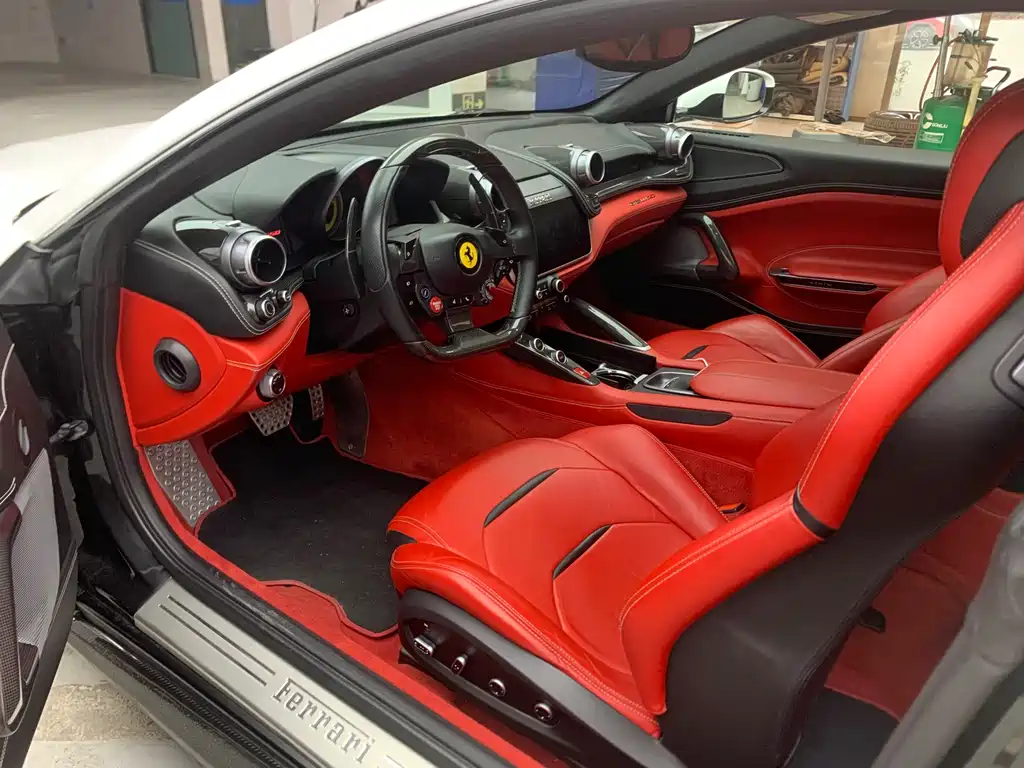 GTC4 Lusso 6.3 L V12