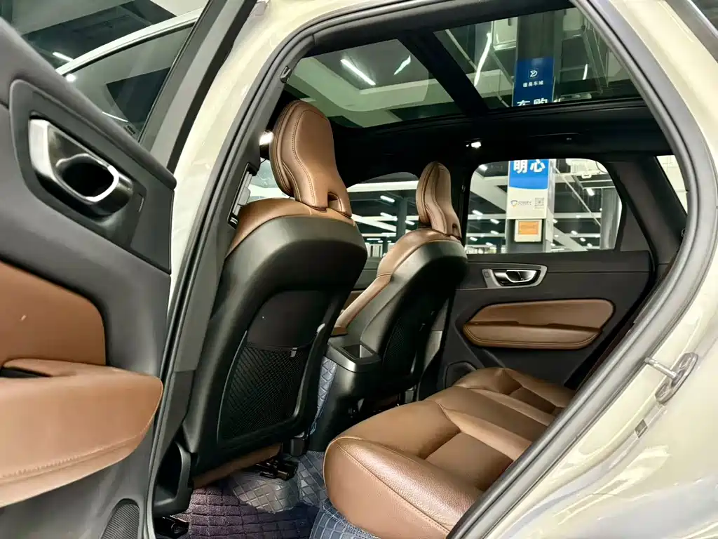 Volvo XC60 B5 4 WD Smart Vision Luxury