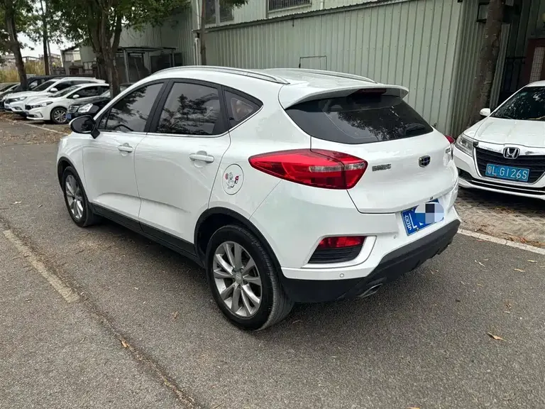 Geely Emgrand GS Grace 1.8 L Manual Leading Style