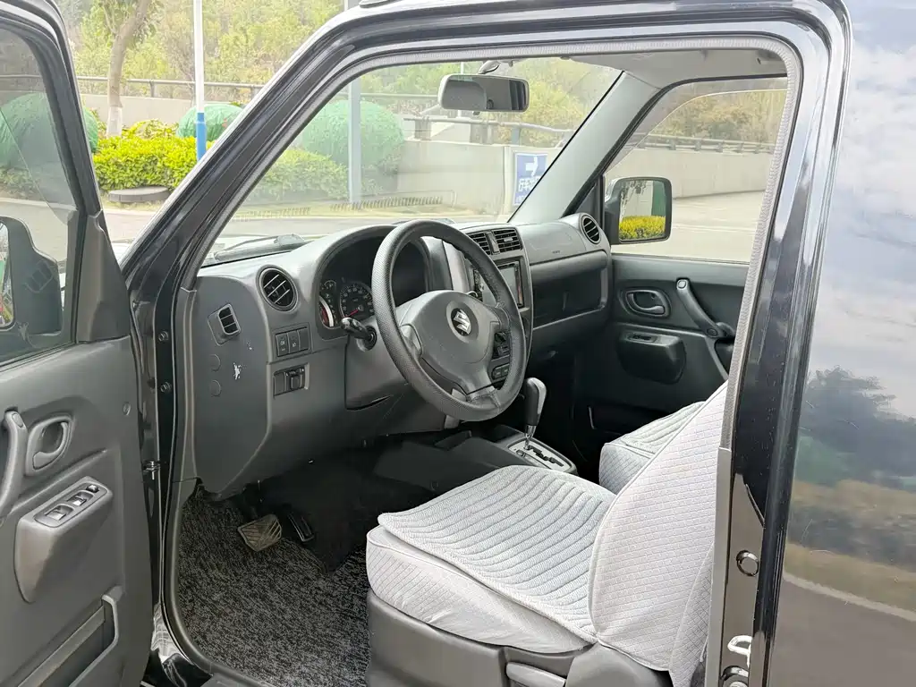 Jimny (Import) 1.3 AT Mode3 Navigation