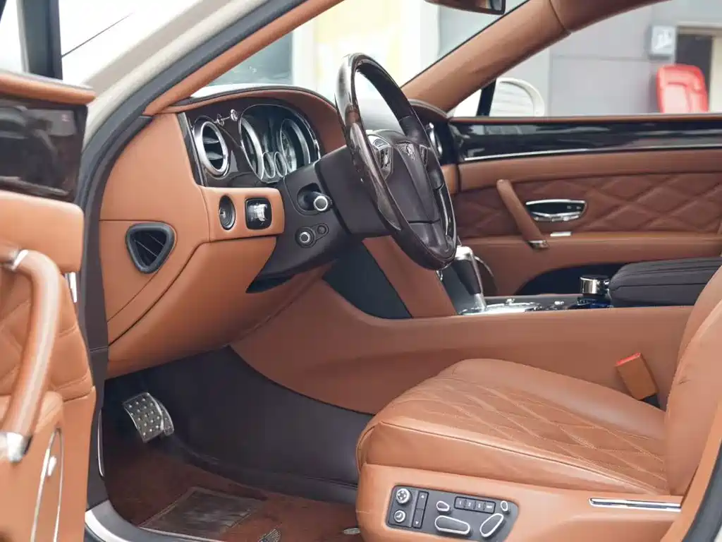 Flying Spur 6.0 T W12 Distinguished