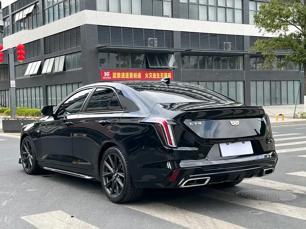 Cadillac CT4 28 T Distinguished