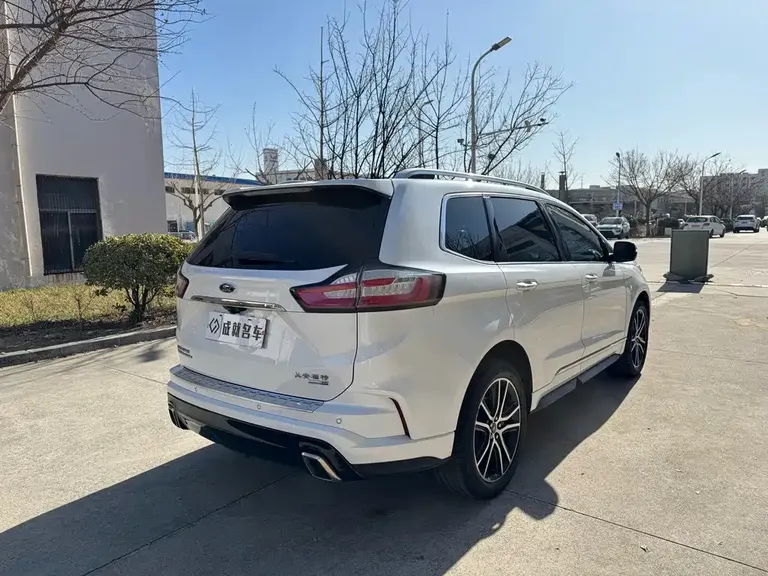 Ford Edge EcoBoost 245 2 WD Grand Sharp 7-seat