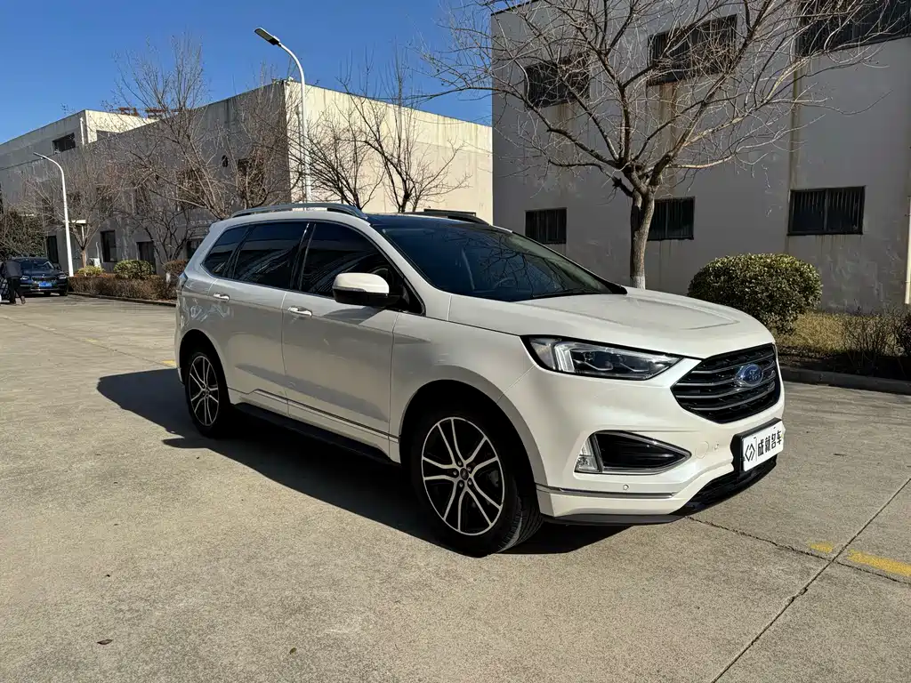 Edge EcoBoost 245 2 WD Grand Sharp 7-seat
