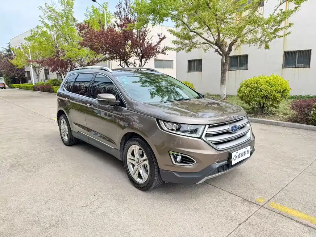 Edge EcoBoost 245 2 WD Grand Sharp 7-seat