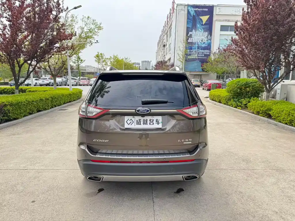 Edge EcoBoost 245 2 WD Grand Sharp 7-seat