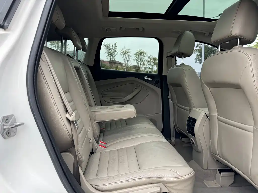 Kuga 1.6 L GTDi 4 WD Elite