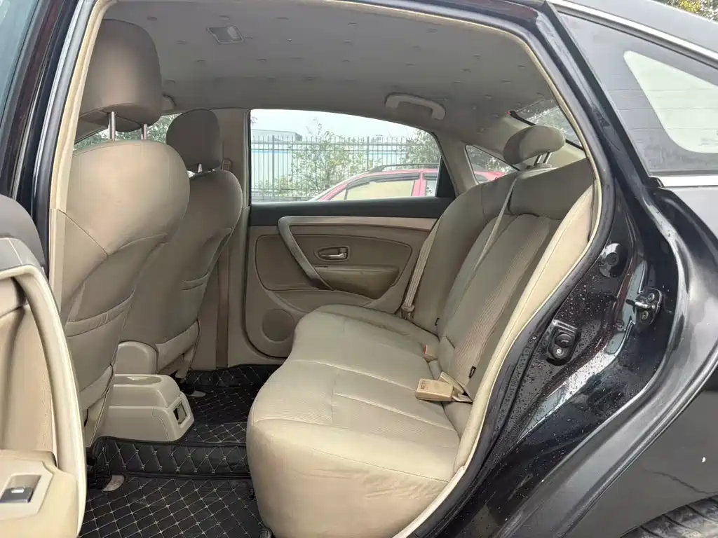 Dongfeng Fengshen A60 1.6 L Manual Comfort