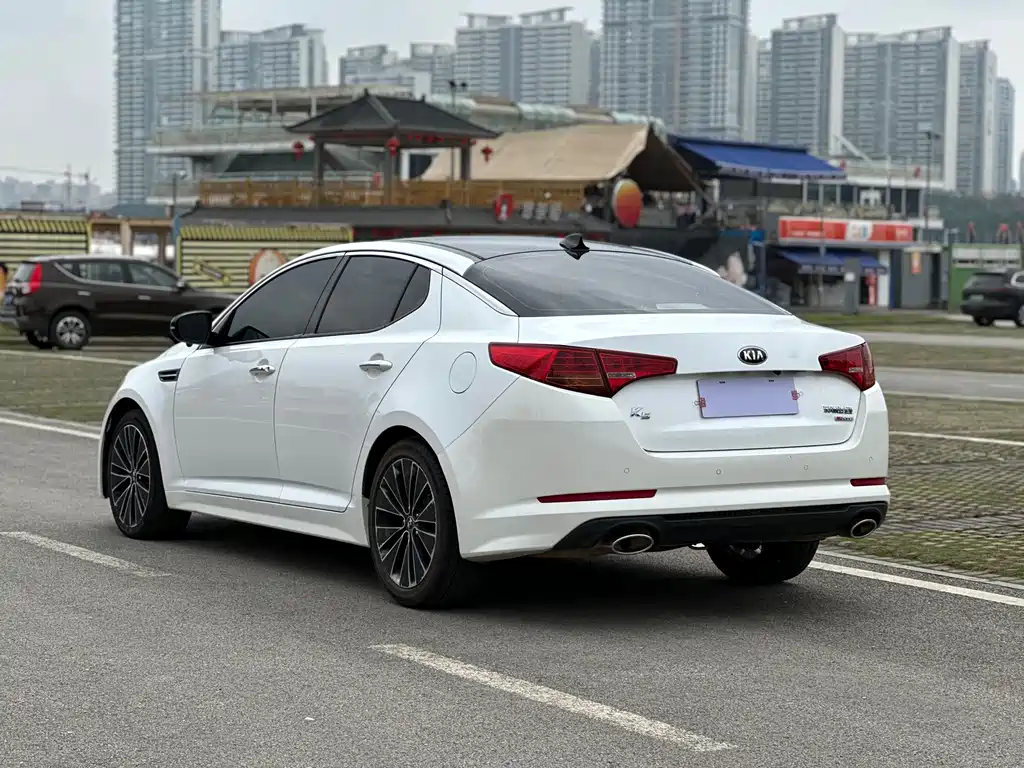 Kia K5 2.0 L Auto DLX