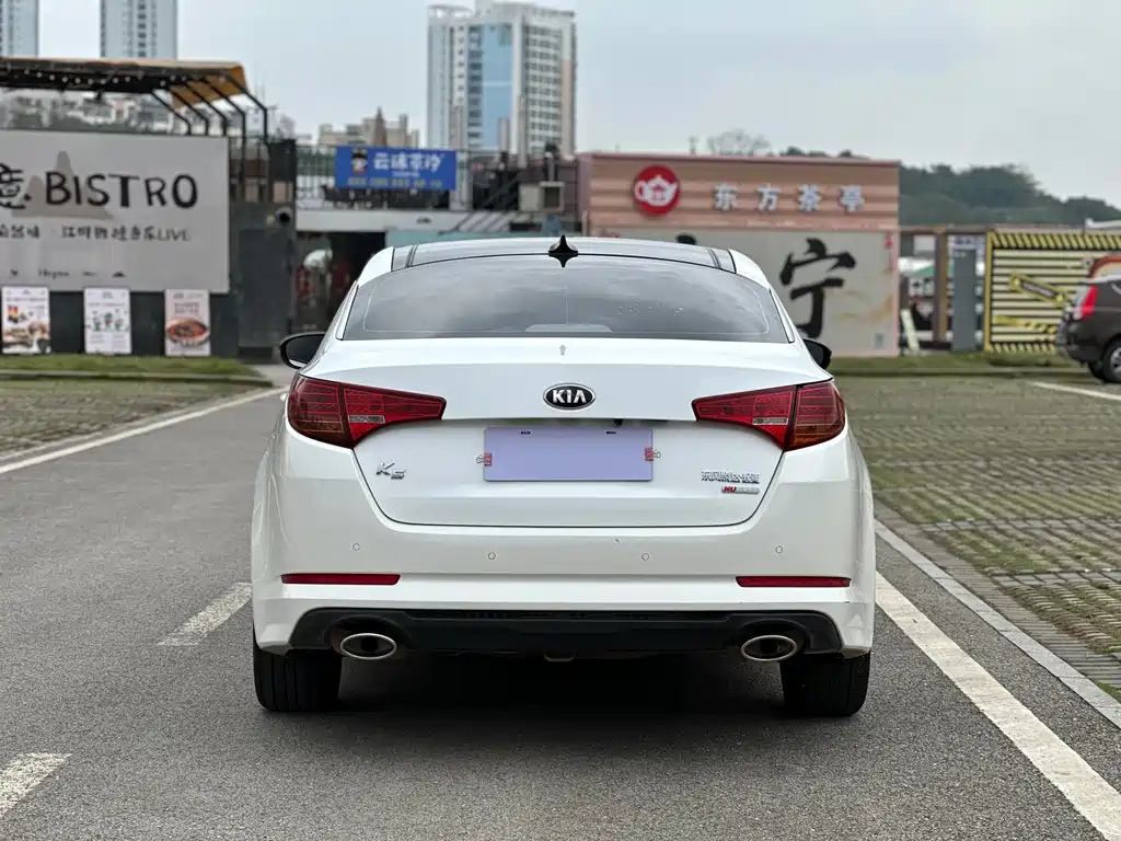 Kia K5 2.0 L Auto DLX