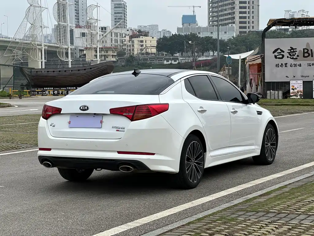 Kia K5 2.0 L Auto DLX