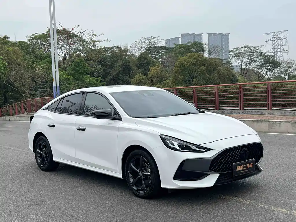 MG5 Facelift 300 TGI DCT Youth Luxury Flagship