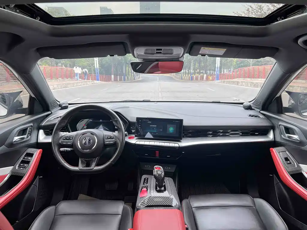 MG5 Facelift 300 TGI DCT Youth Luxury Flagship