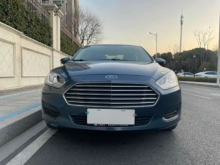 Ford Escort Facelift 1.5 L Auto Quality Enjoyment( ) CN-VI