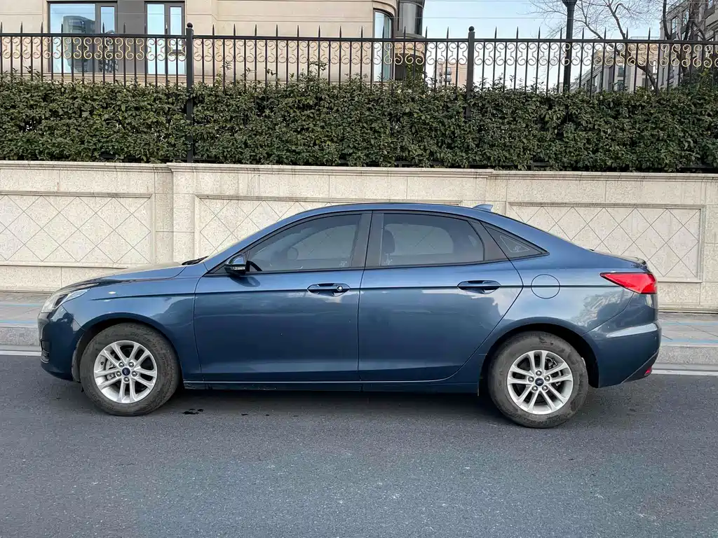 Escort Facelift 1.5 L Auto Quality Enjoyment( ) CN-VI