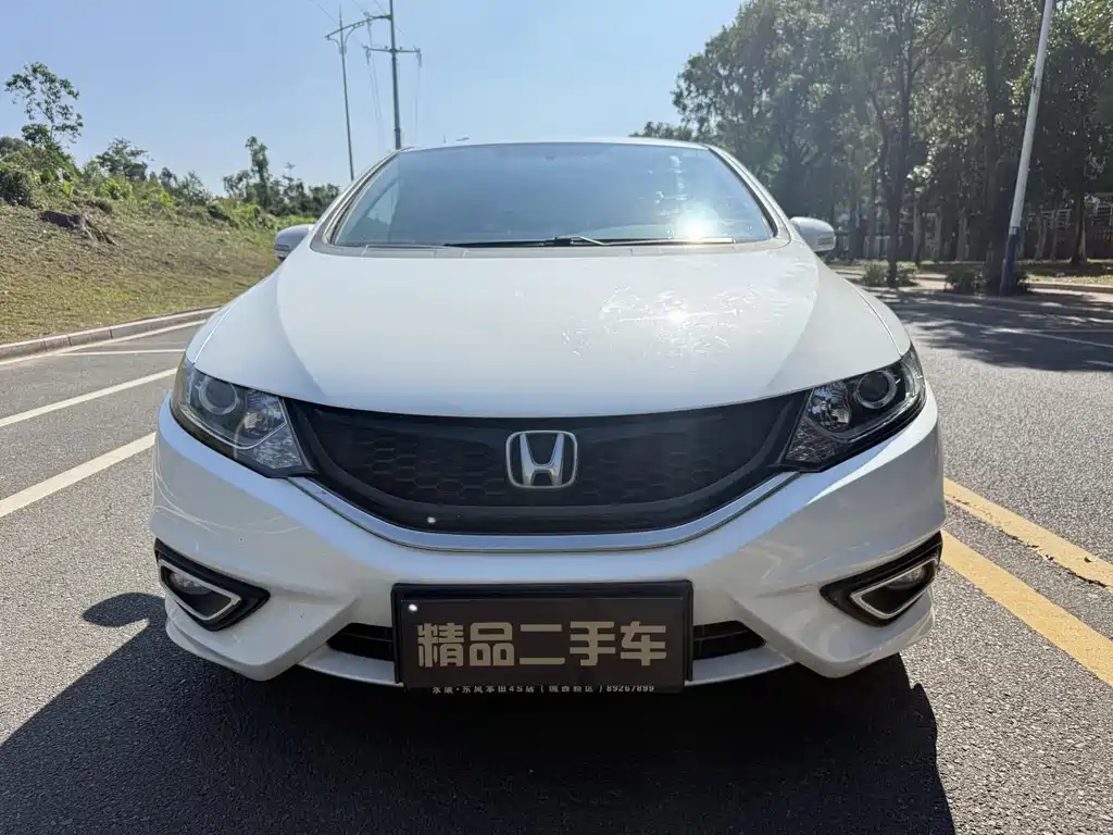 Jade 1.8 L Auto Comfort Elite 5-seat