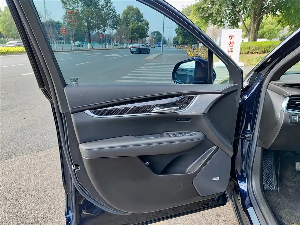 Cadillac XT6 2.0 T 6-seat 4 WD Luxury