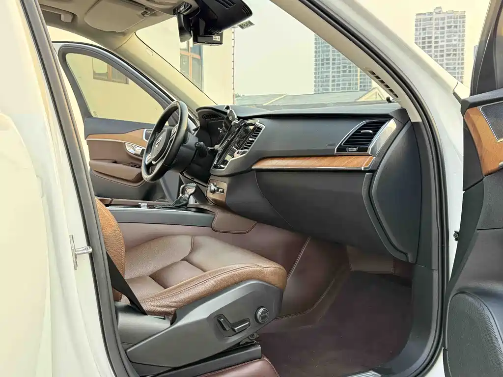 Volvo XC90 Facelift T6 Smart Ease Luxury 7-seat