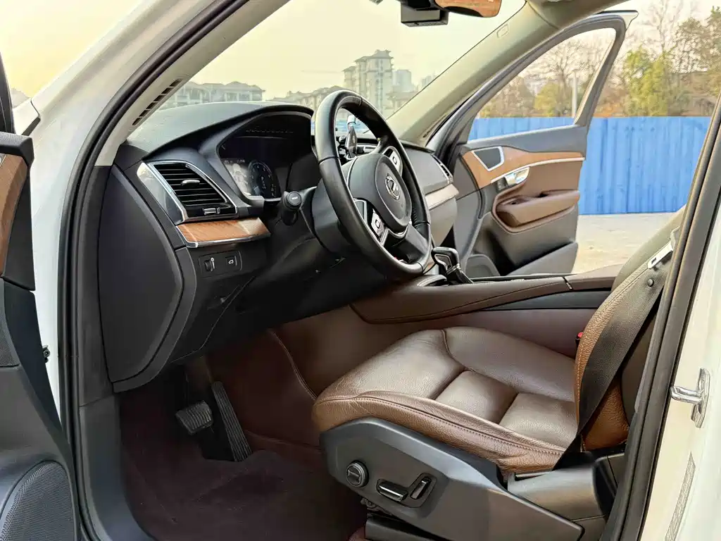 Volvo XC90 Facelift T6 Smart Ease Luxury 7-seat