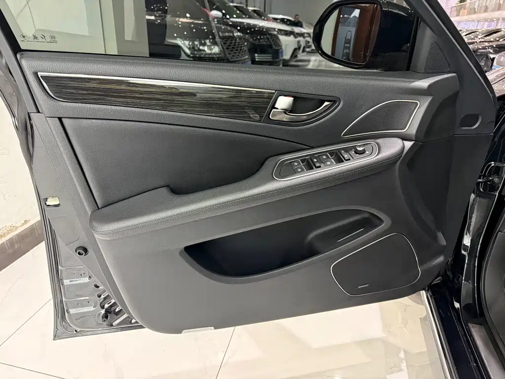 Hongqi H7 1.8 T Tech
