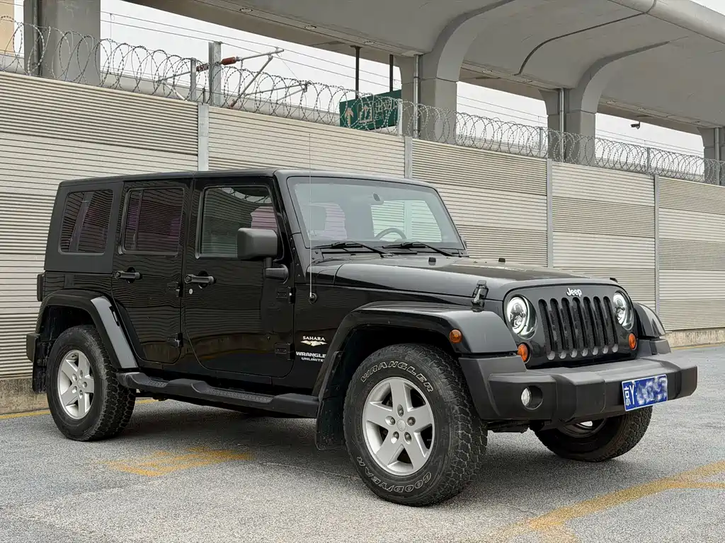 Wrangler 3.8 L Sahara 4-door