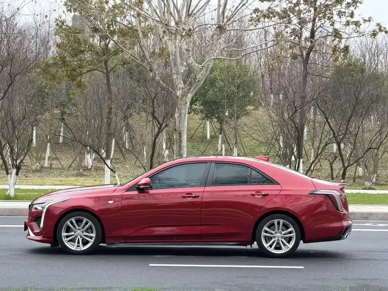 Cadillac CT4 28 T Fashion