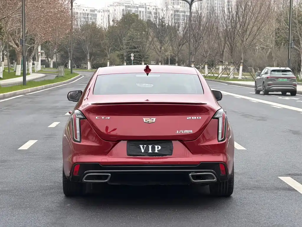 Cadillac CT4 28 T Fashion