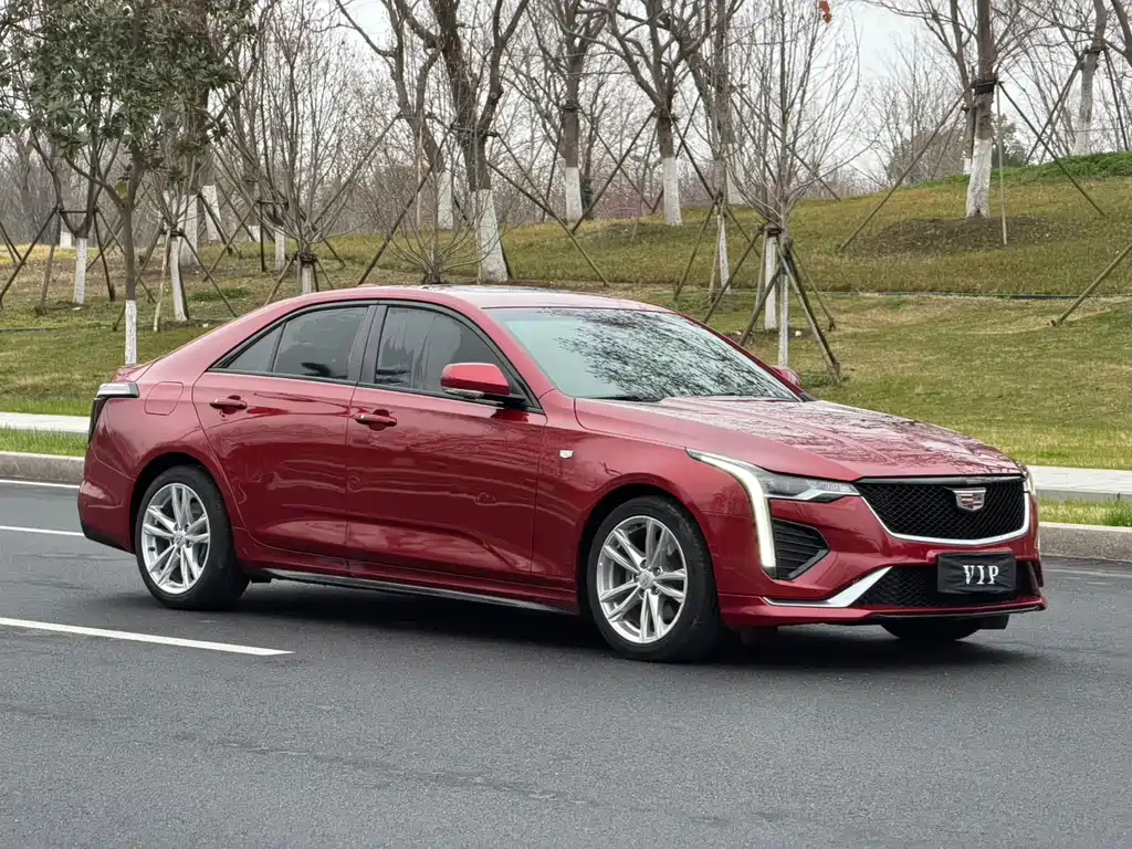 Cadillac CT4 28 T Fashion