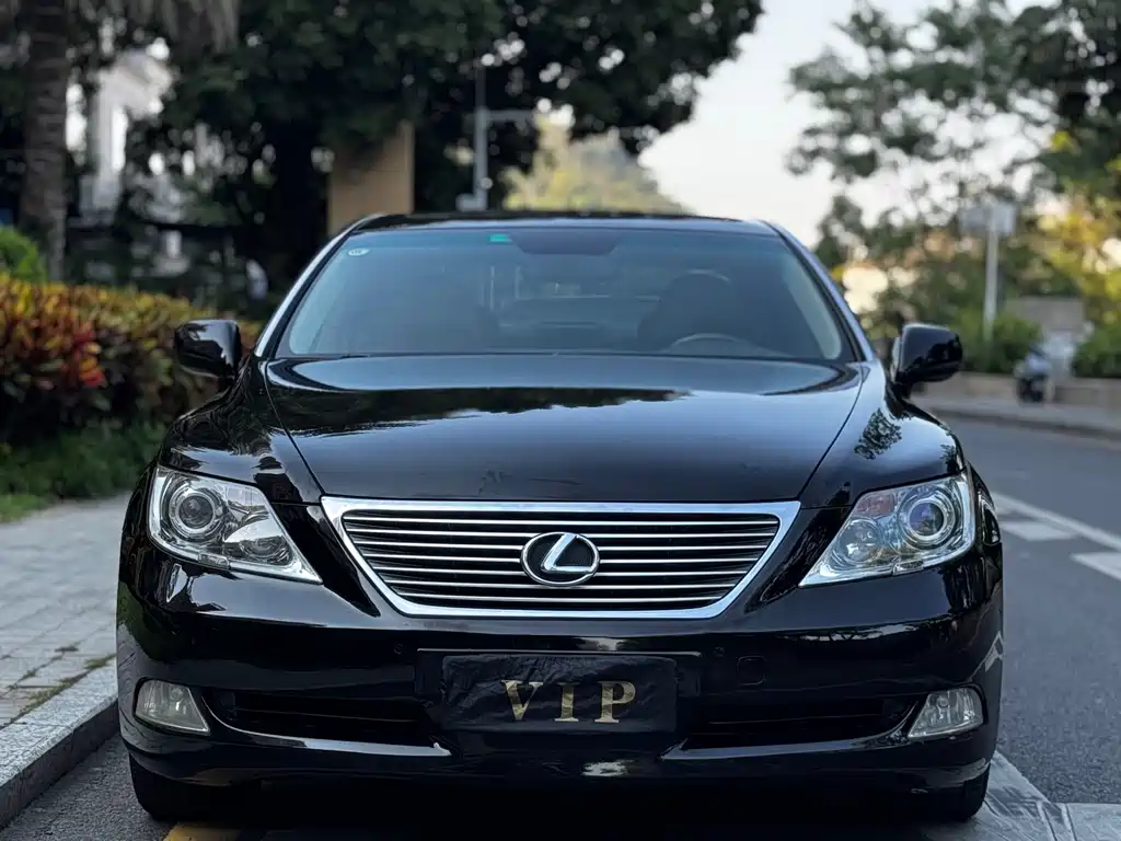 Lexus LS 460 L Distinguished