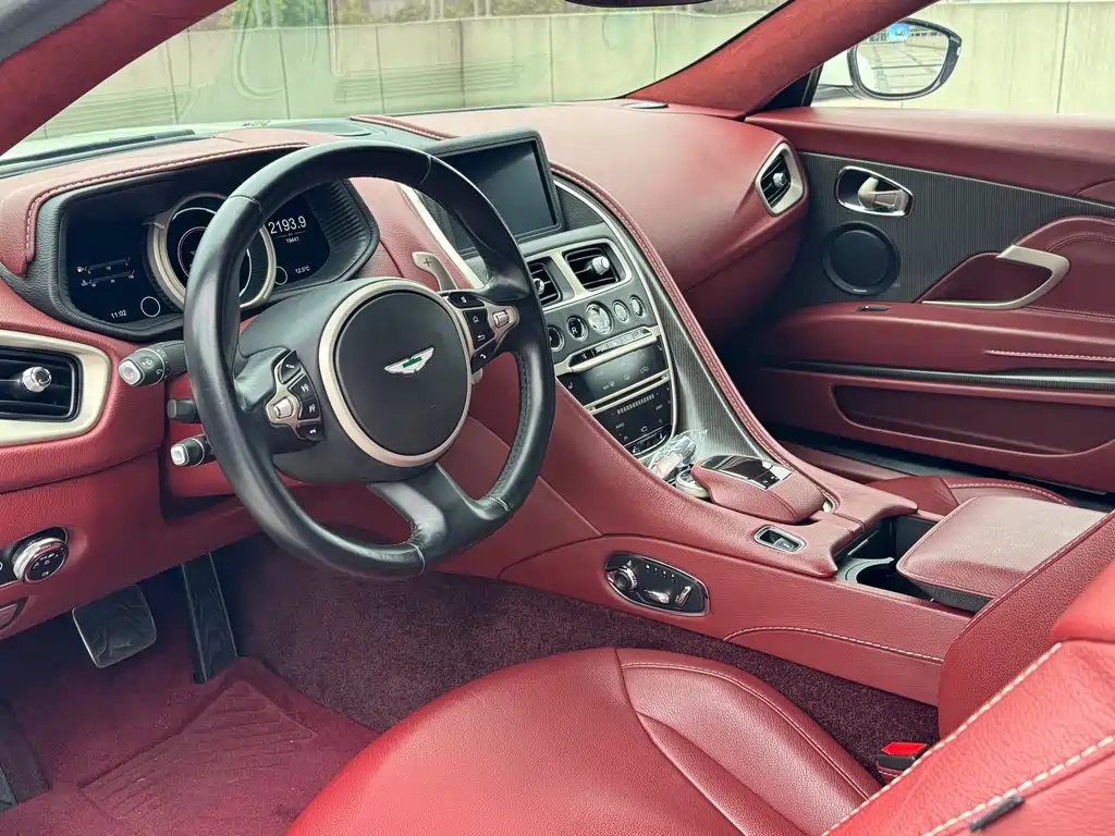 Aston Martin DB11 5.2 T First Edition
