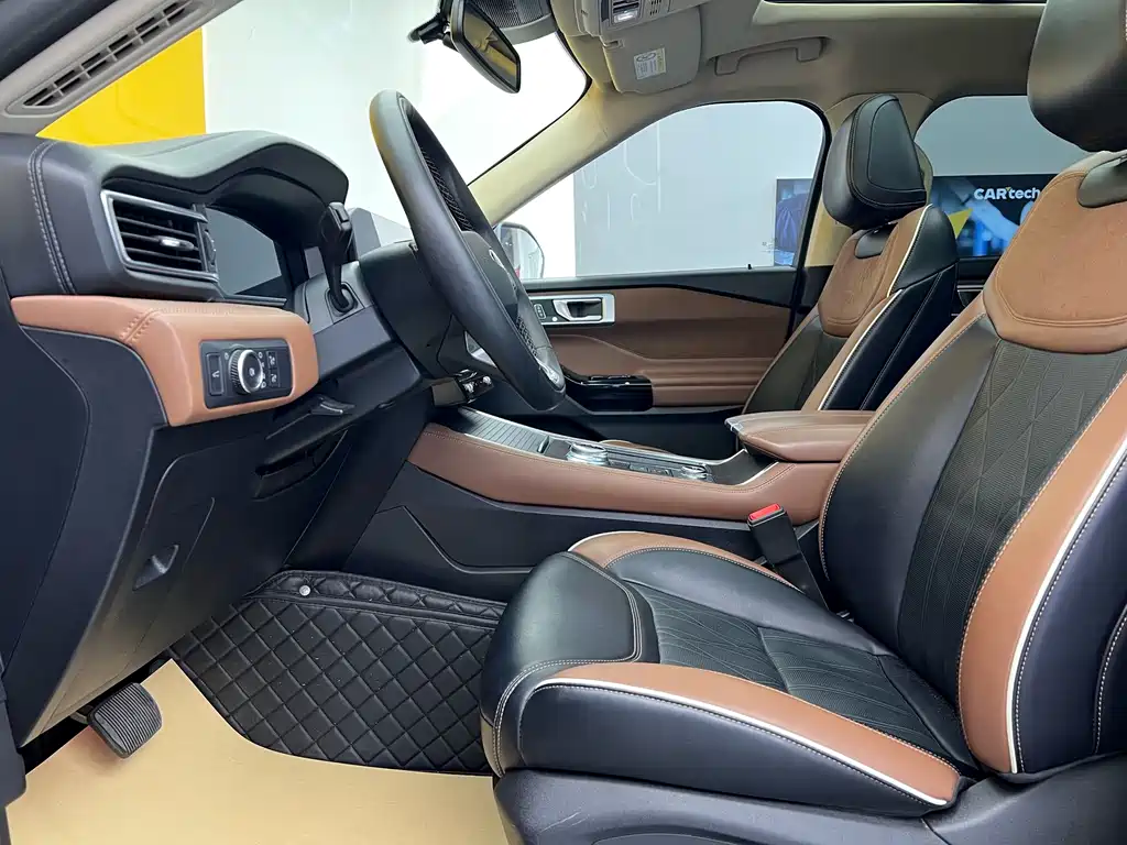 Explorer EcoBoost 285 4 WD Titanium 6-seat