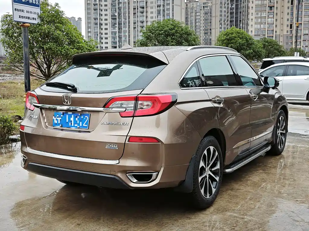 Avancier 240 TURBO 2 WD Premium