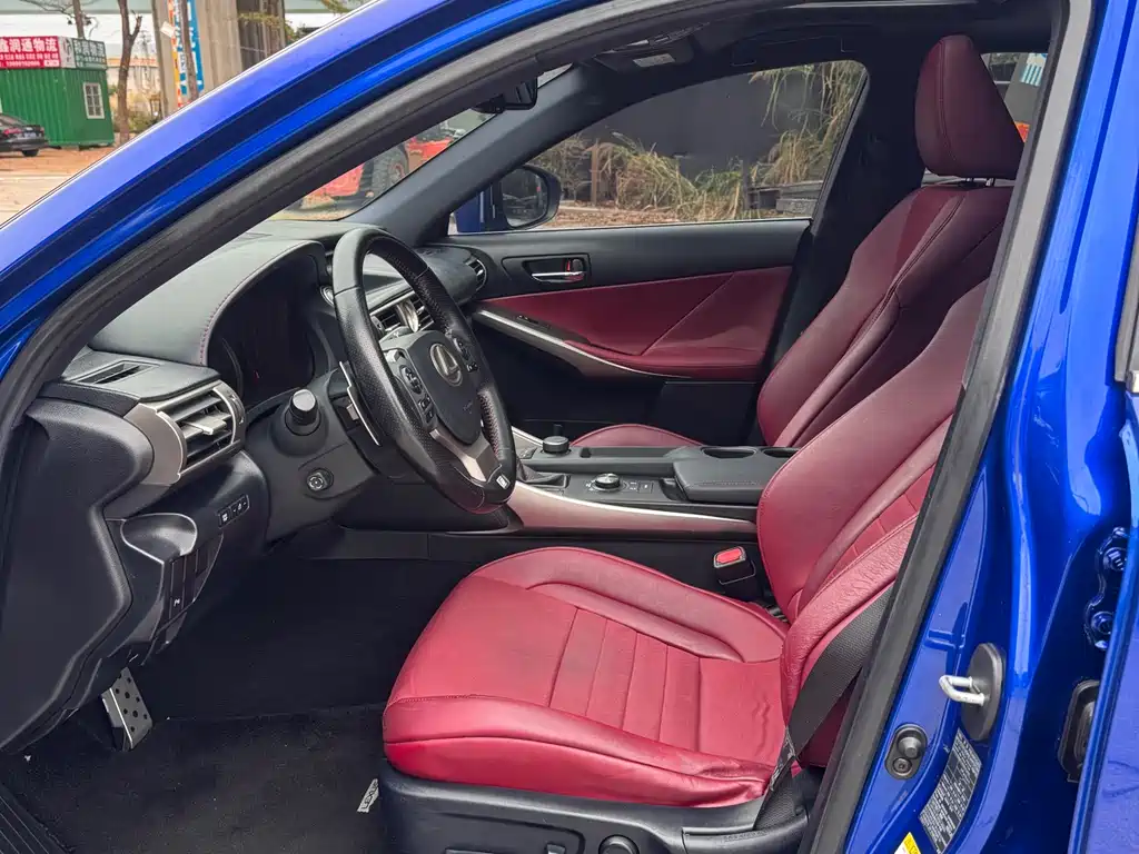 Lexus IS 200 t F SPORT