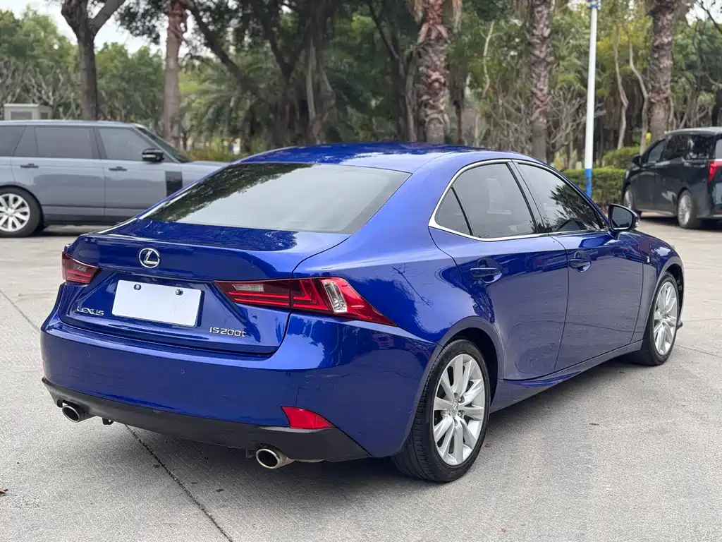 Lexus IS 200 t F SPORT