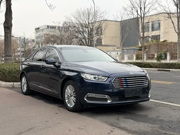 Ford Taurus EcoBoost 245 Fashion
